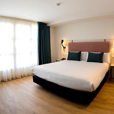 הארו Hotel Plaza De La Paz מראה חיצוני תמונה